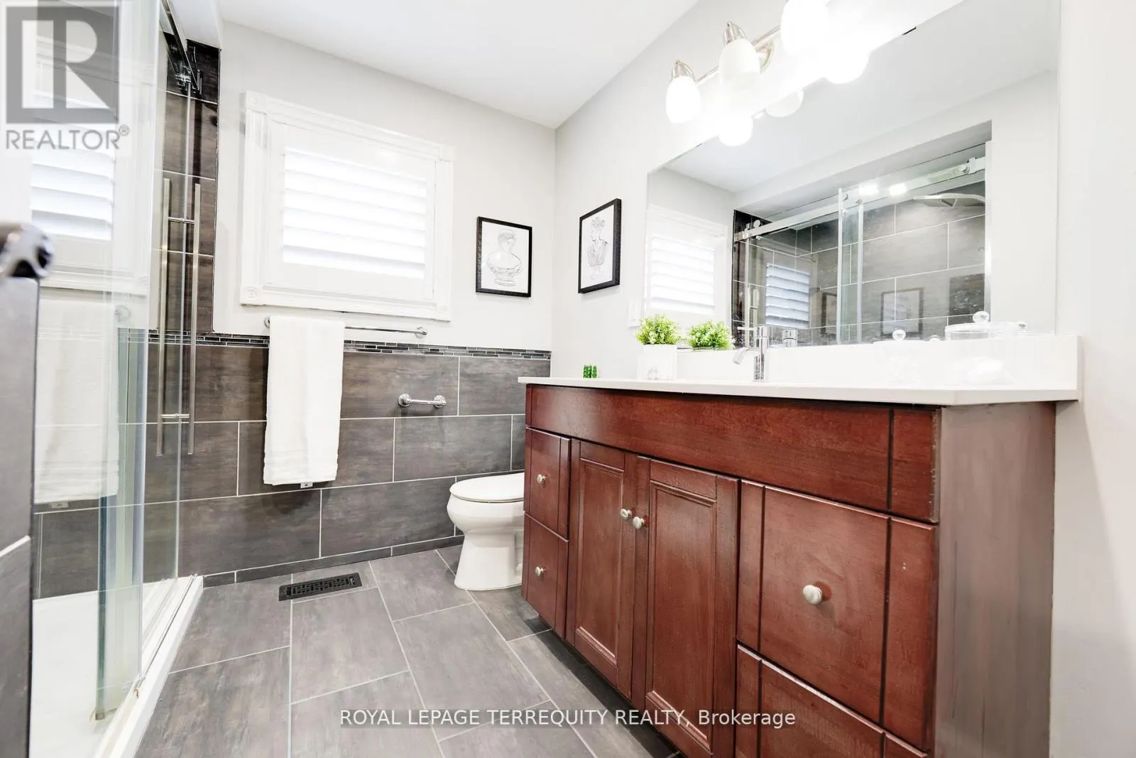 4242 PETERSBURG CRESCENT