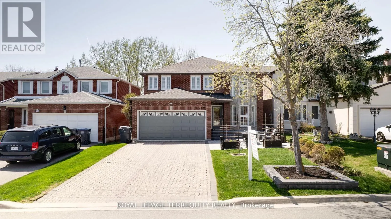 4242 PETERSBURG CRESCENT