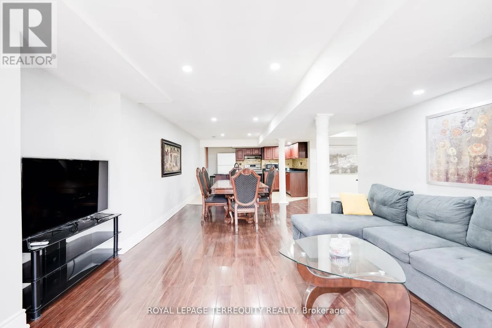 4242 PETERSBURG CRESCENT