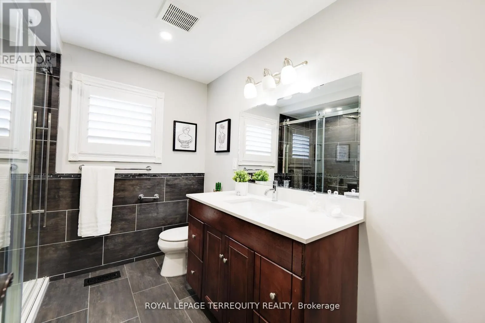 4242 PETERSBURG CRESCENT