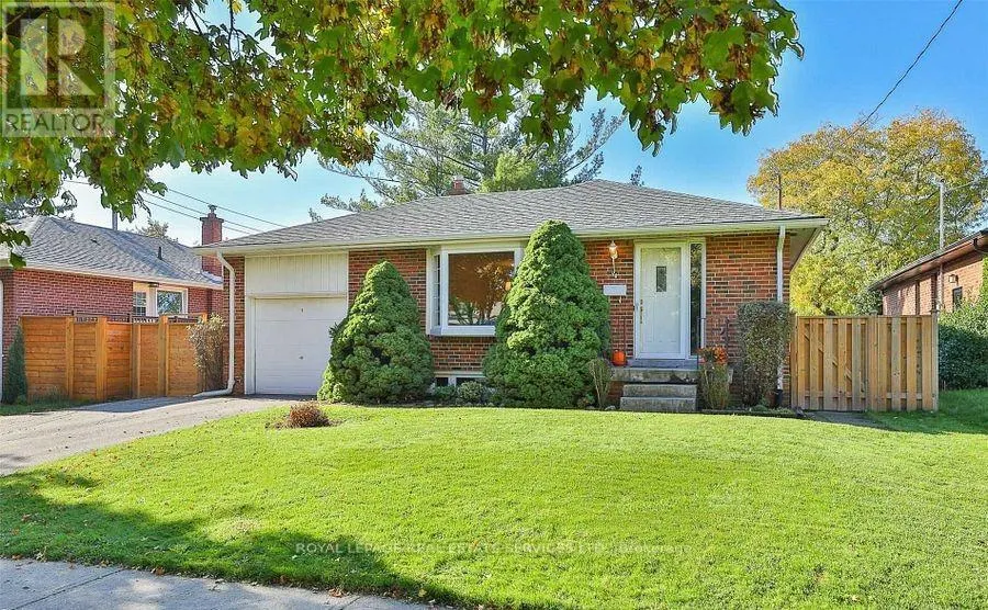 4 BEAVER BEND CRESCENT