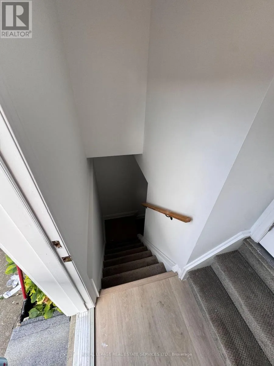 4 BEAVER BEND CRESCENT