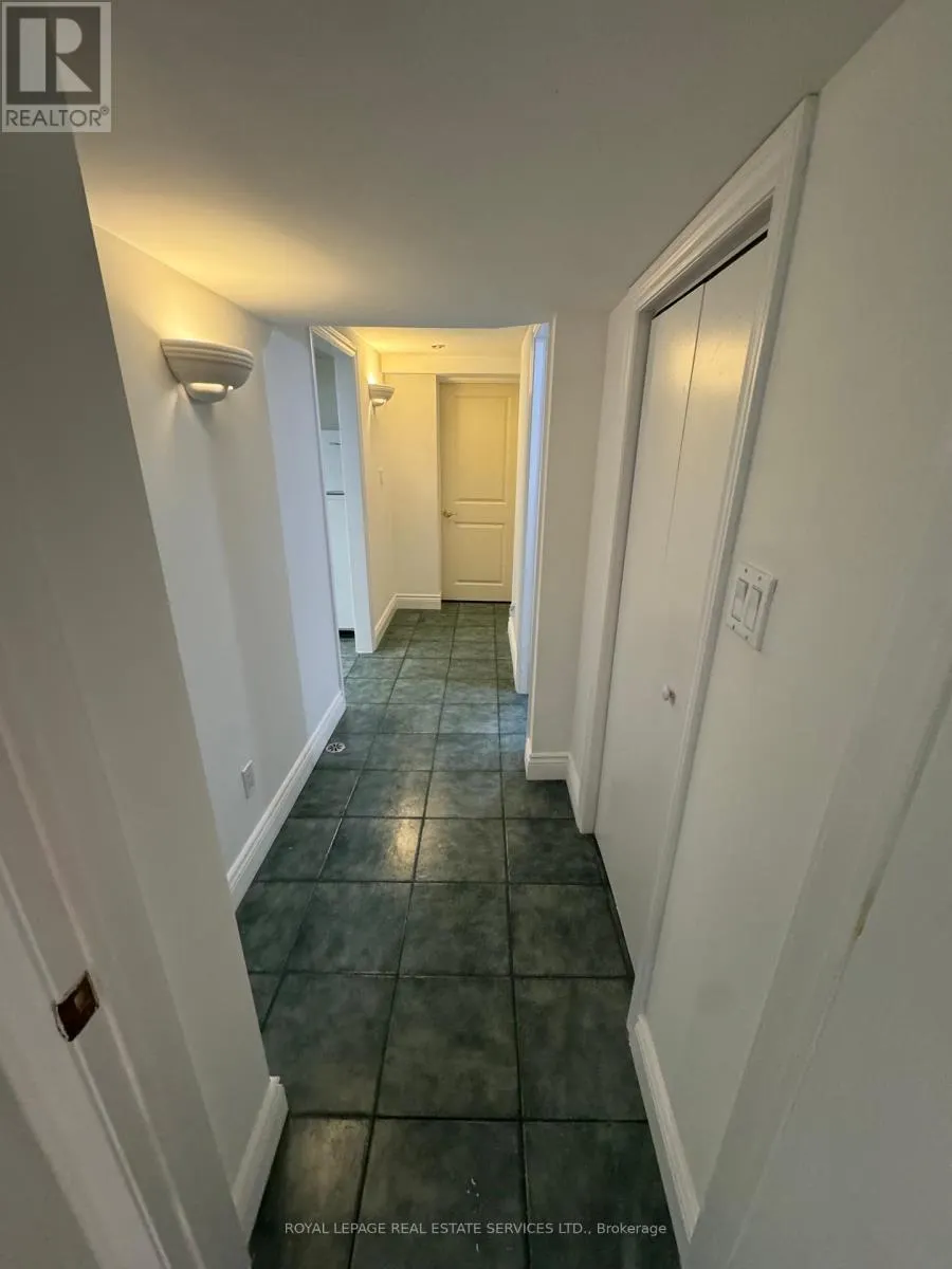 4 BEAVER BEND CRESCENT