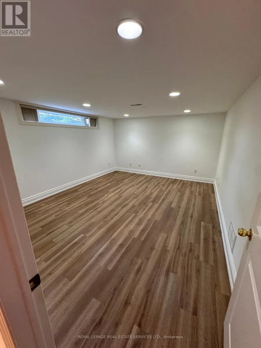 4 BEAVER BEND CRESCENT