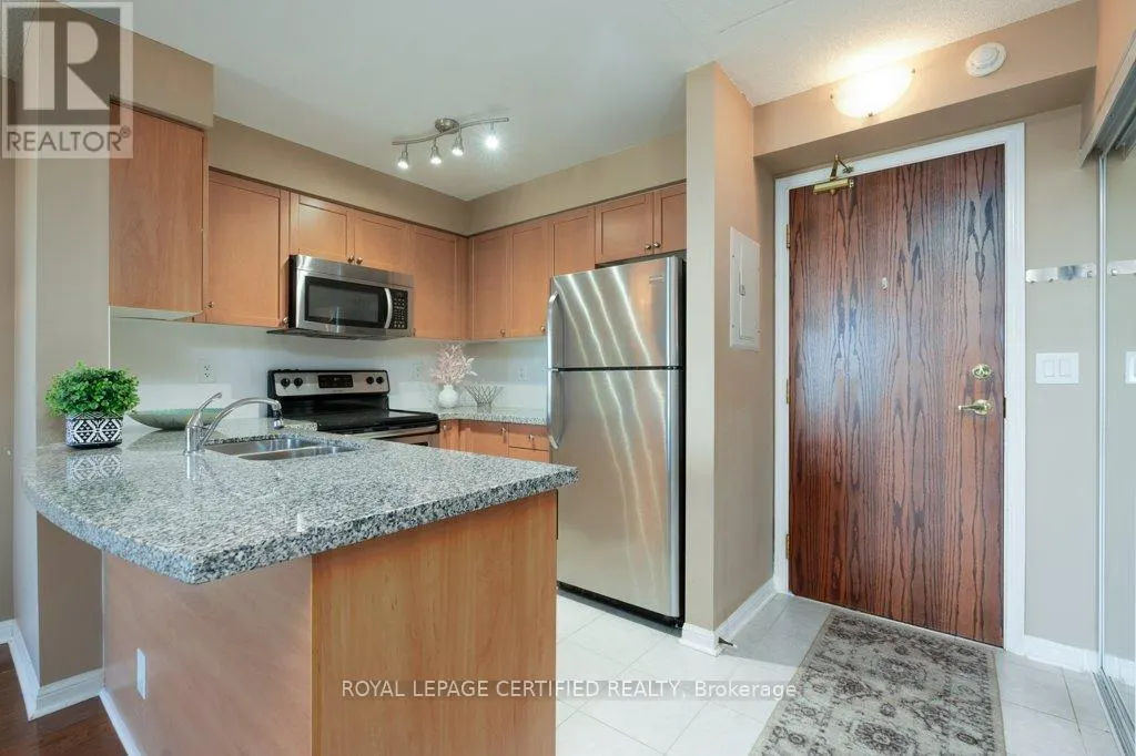 317 - 65 VIA ROSEDALE