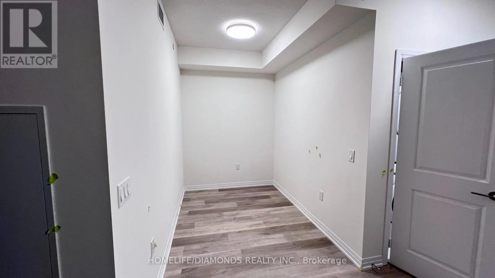 1203 - 15 WATER GARDEN DRIVE