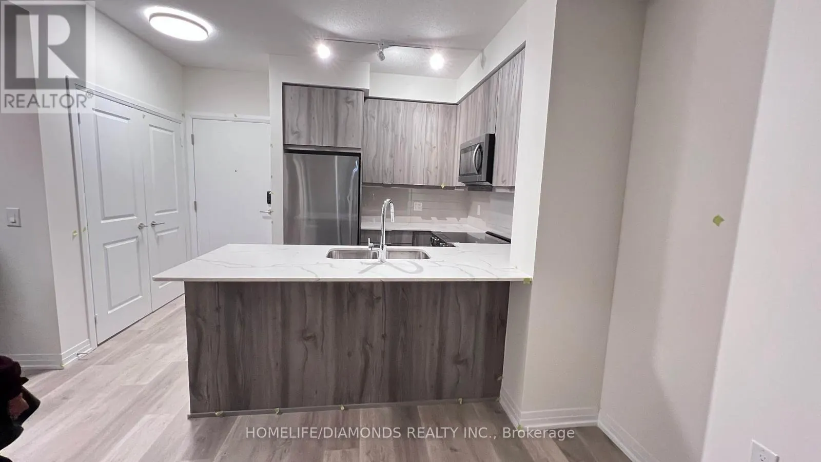 1203 - 15 WATER GARDEN DRIVE