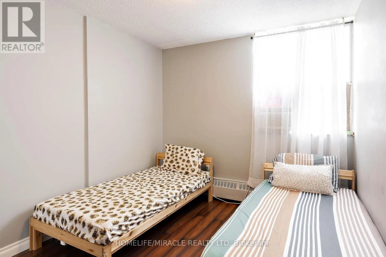 404 - 2645 KIPLING AVENUE