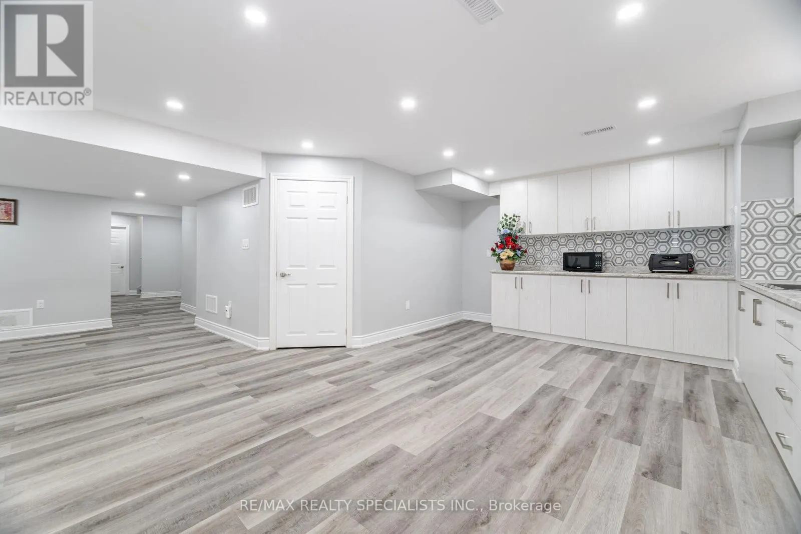 1190 MCEACHERN COURT
