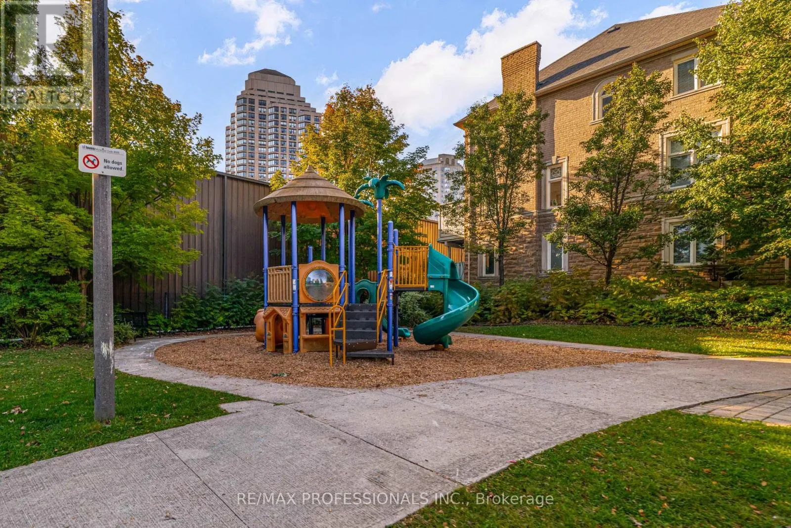 2264 LAKE SHORE BOULEVARD W