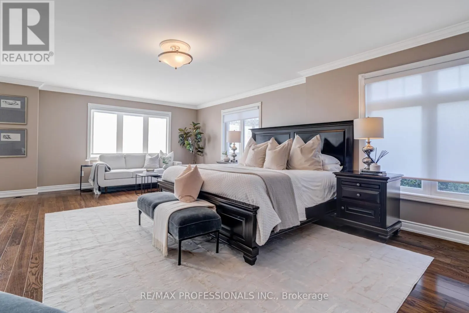 2264 LAKE SHORE BOULEVARD W