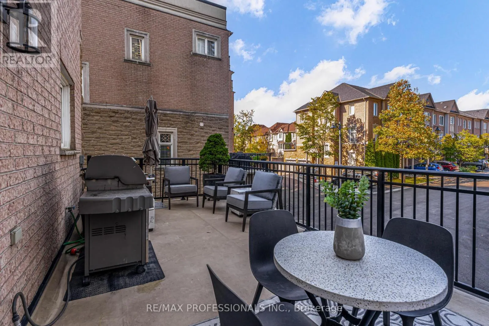 2264 LAKE SHORE BOULEVARD W