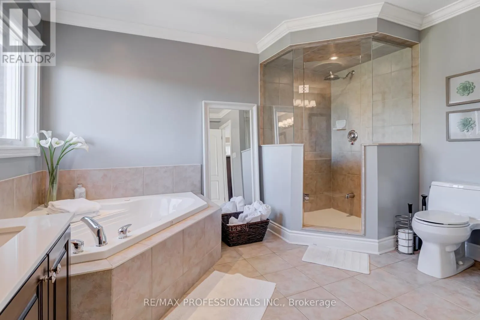 2264 LAKE SHORE BOULEVARD W