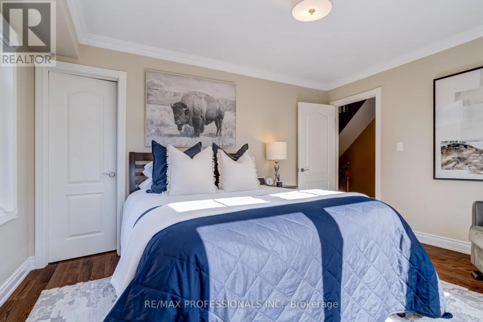 2264 LAKE SHORE BOULEVARD W
