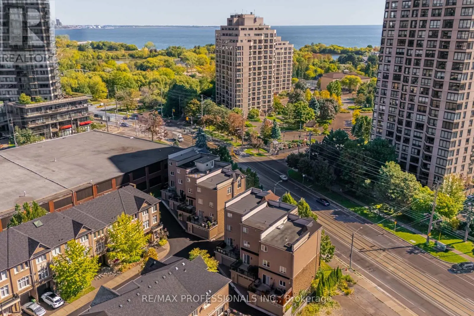 2264 LAKE SHORE BOULEVARD W