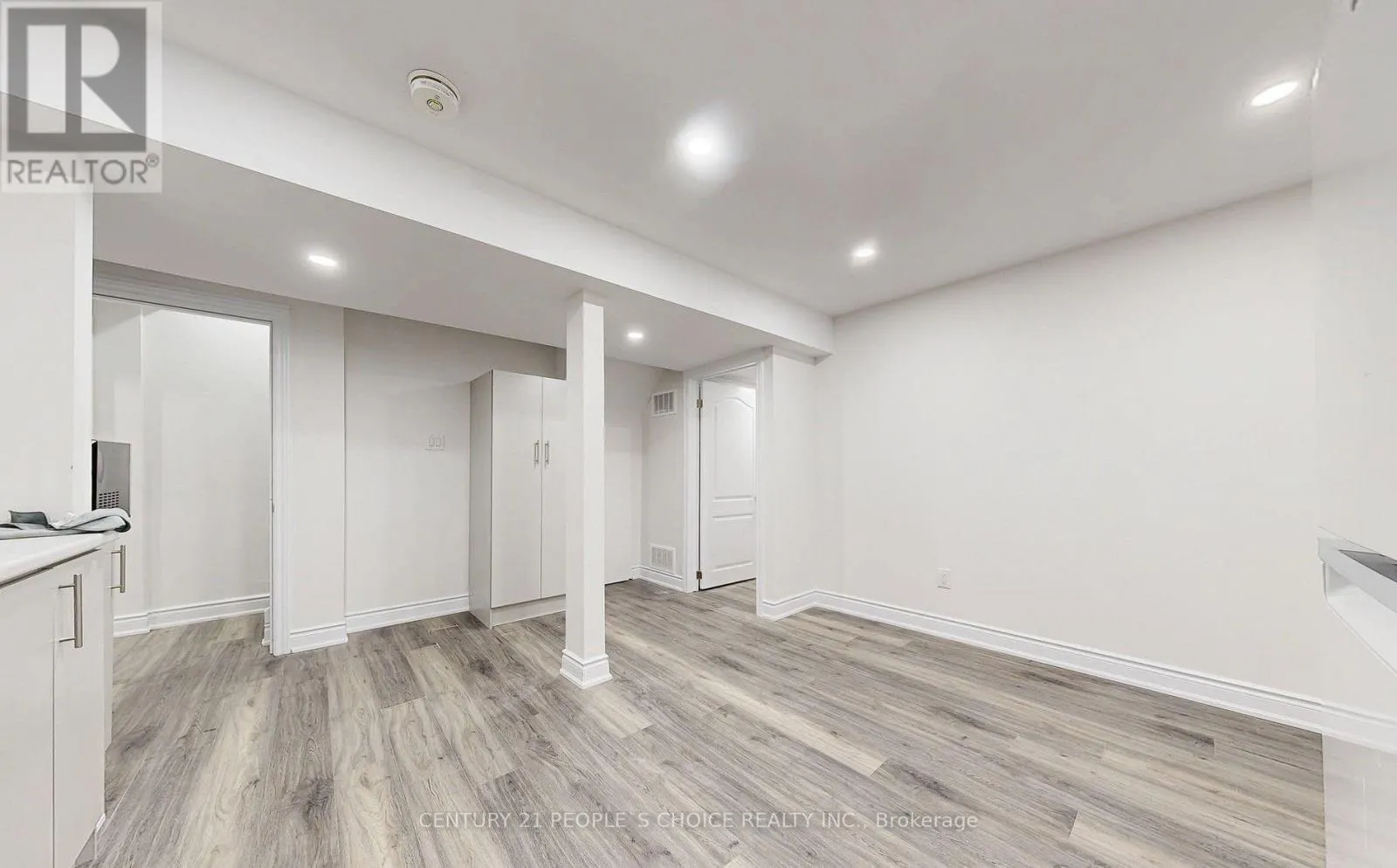 31 DORKING DRIVE