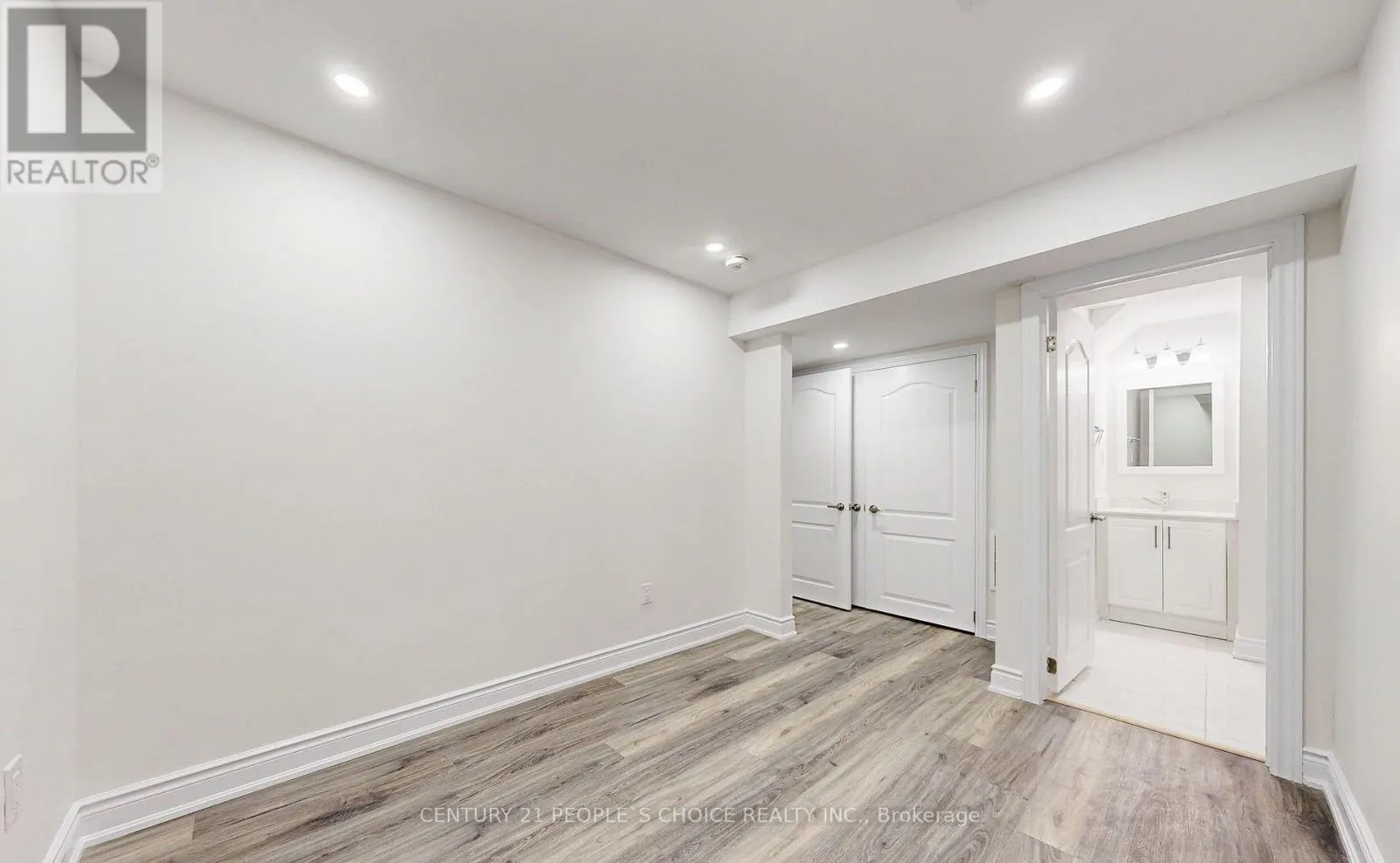 31 DORKING DRIVE