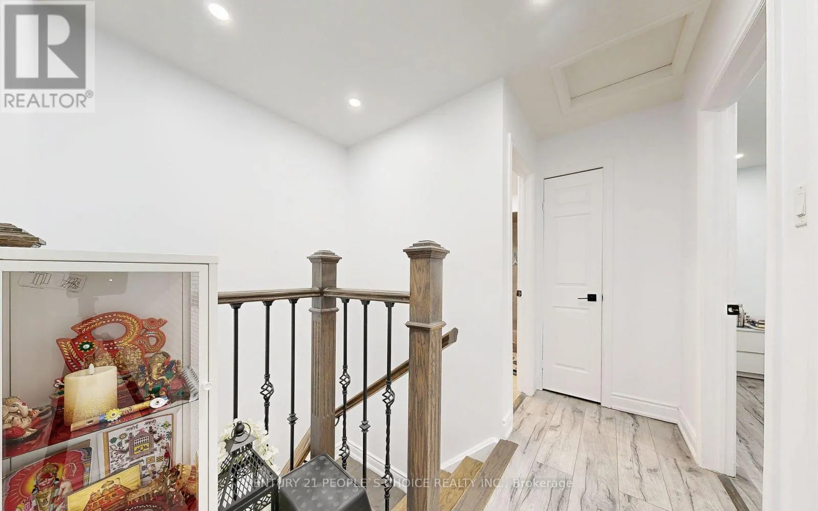 31 DORKING DRIVE