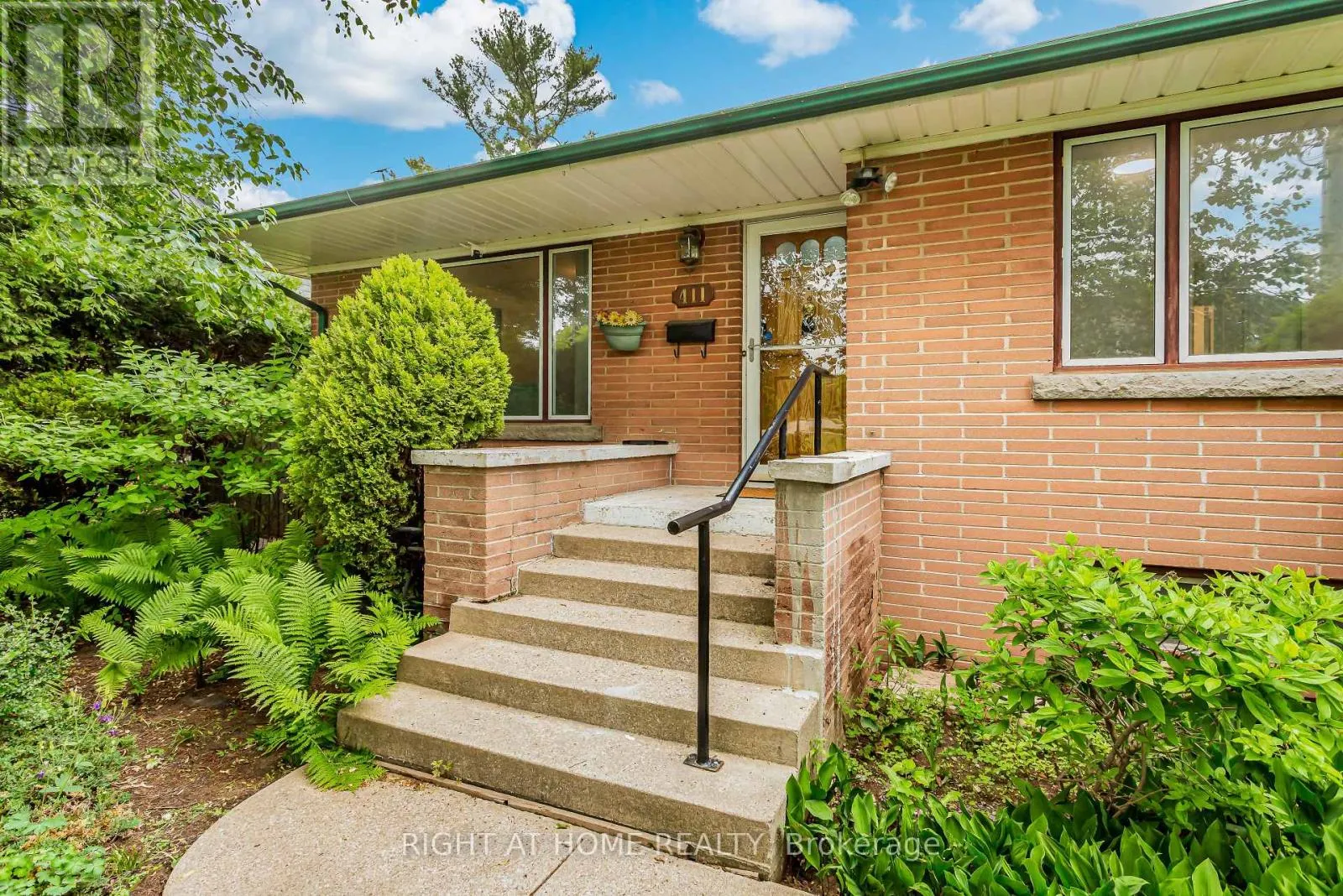 411 MAPLEHURST AVENUE