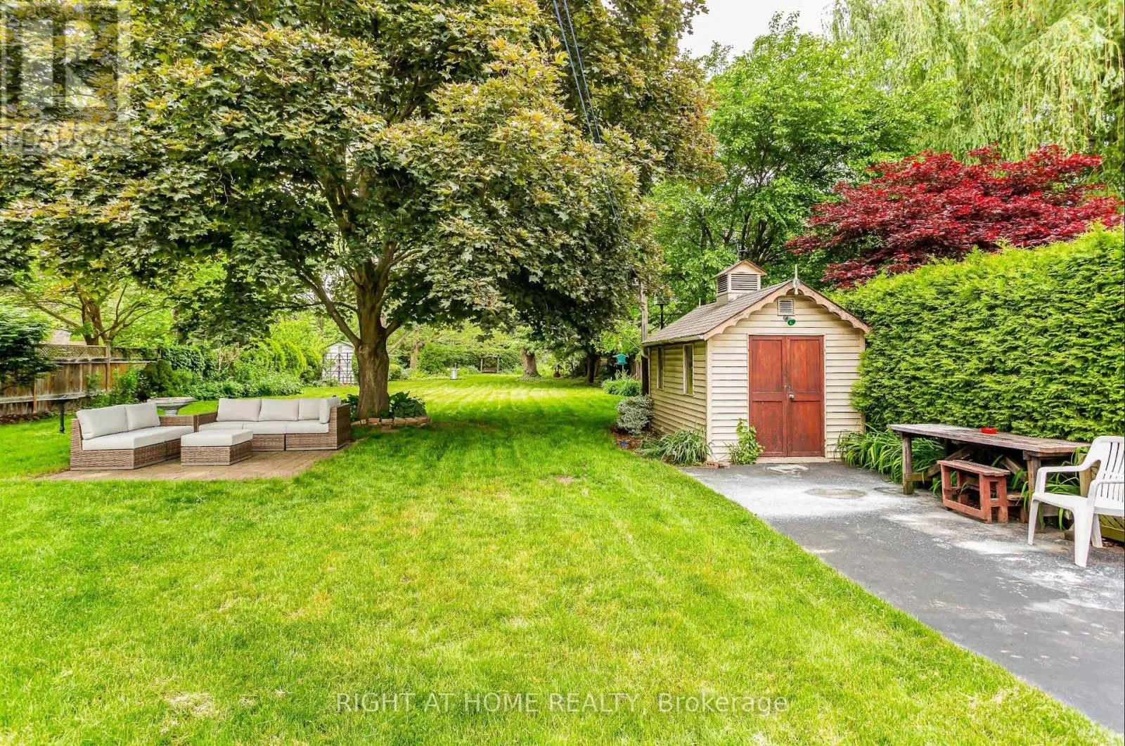 411 MAPLEHURST AVENUE
