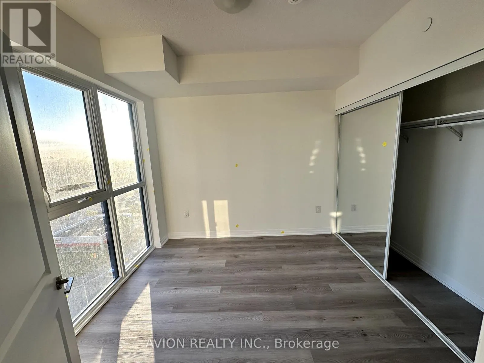 1110 - 15 WATERGARDEN DRIVE