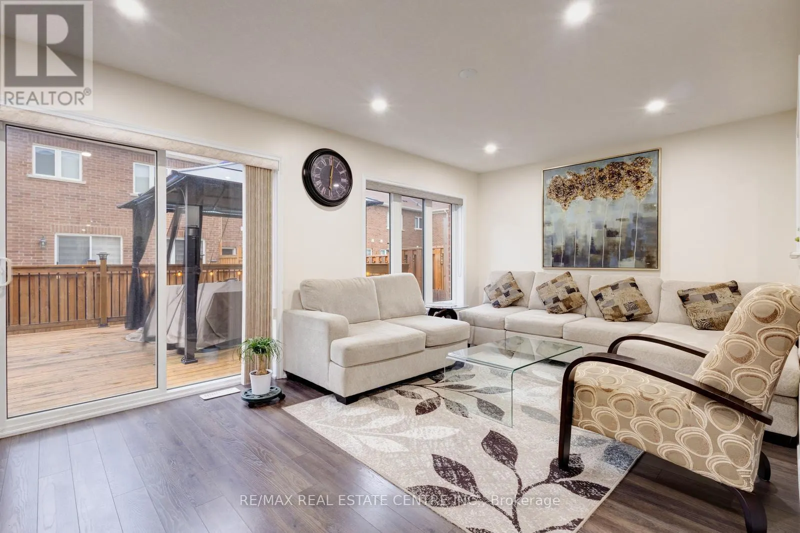 11 HOOVER ROAD