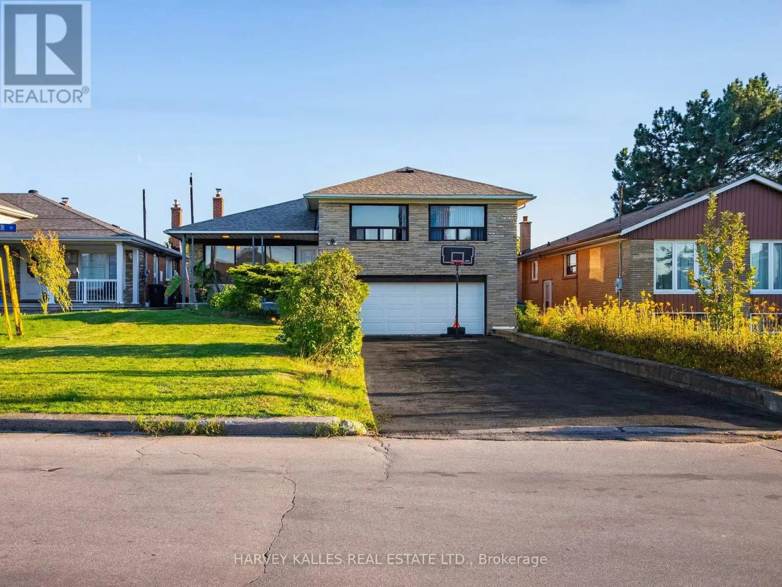 49 WENDERLY DRIVE