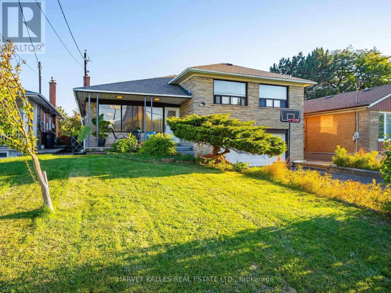 49 WENDERLY DRIVE
