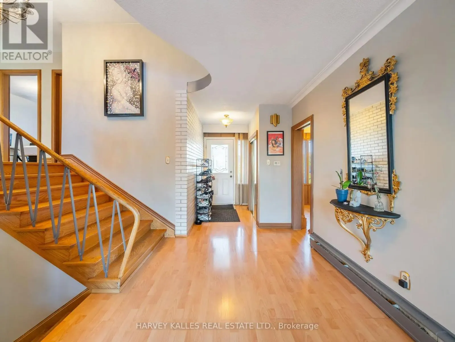 49 WENDERLY DRIVE