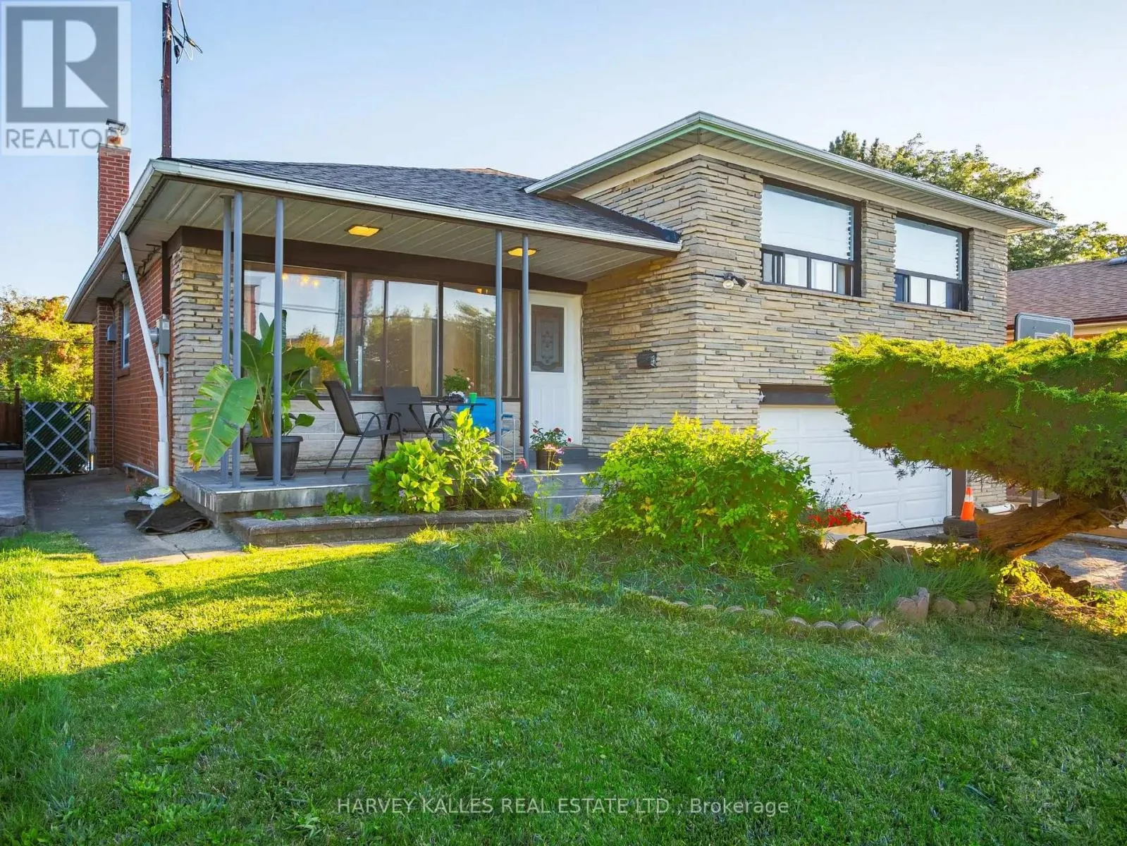 49 WENDERLY DRIVE