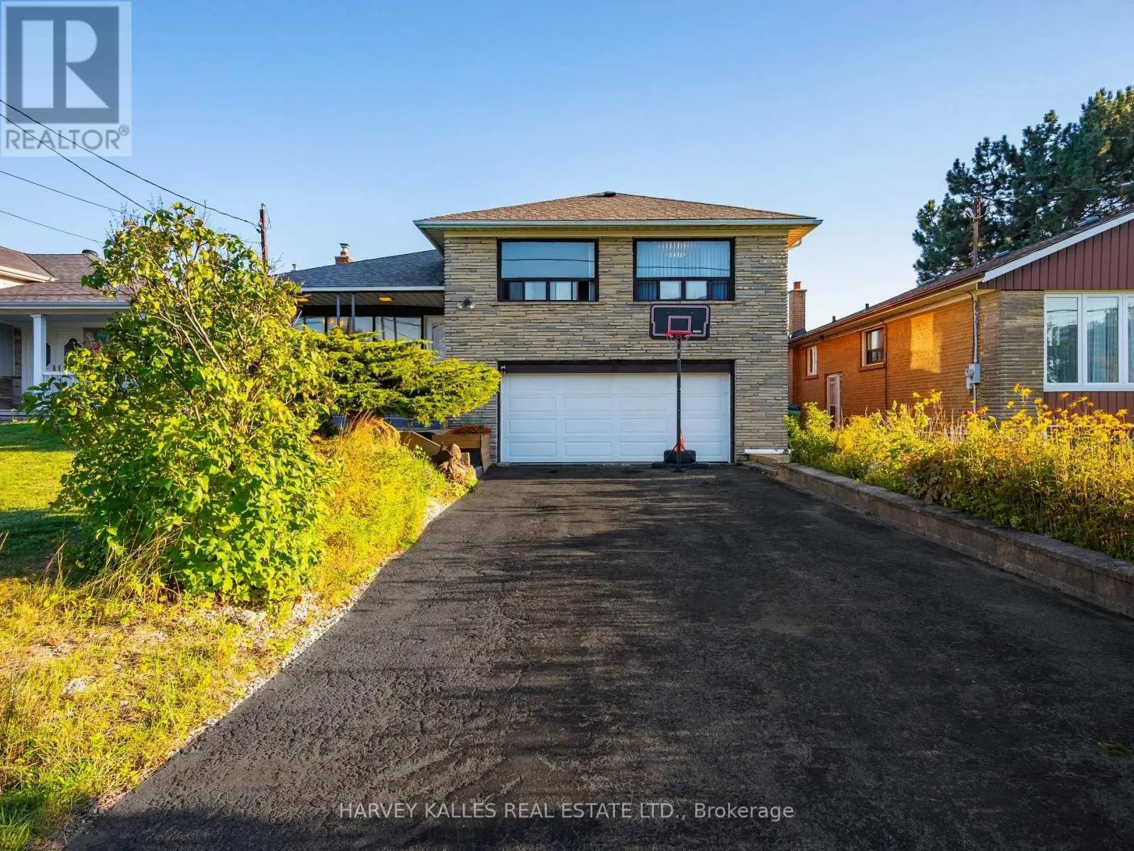 49 WENDERLY DRIVE