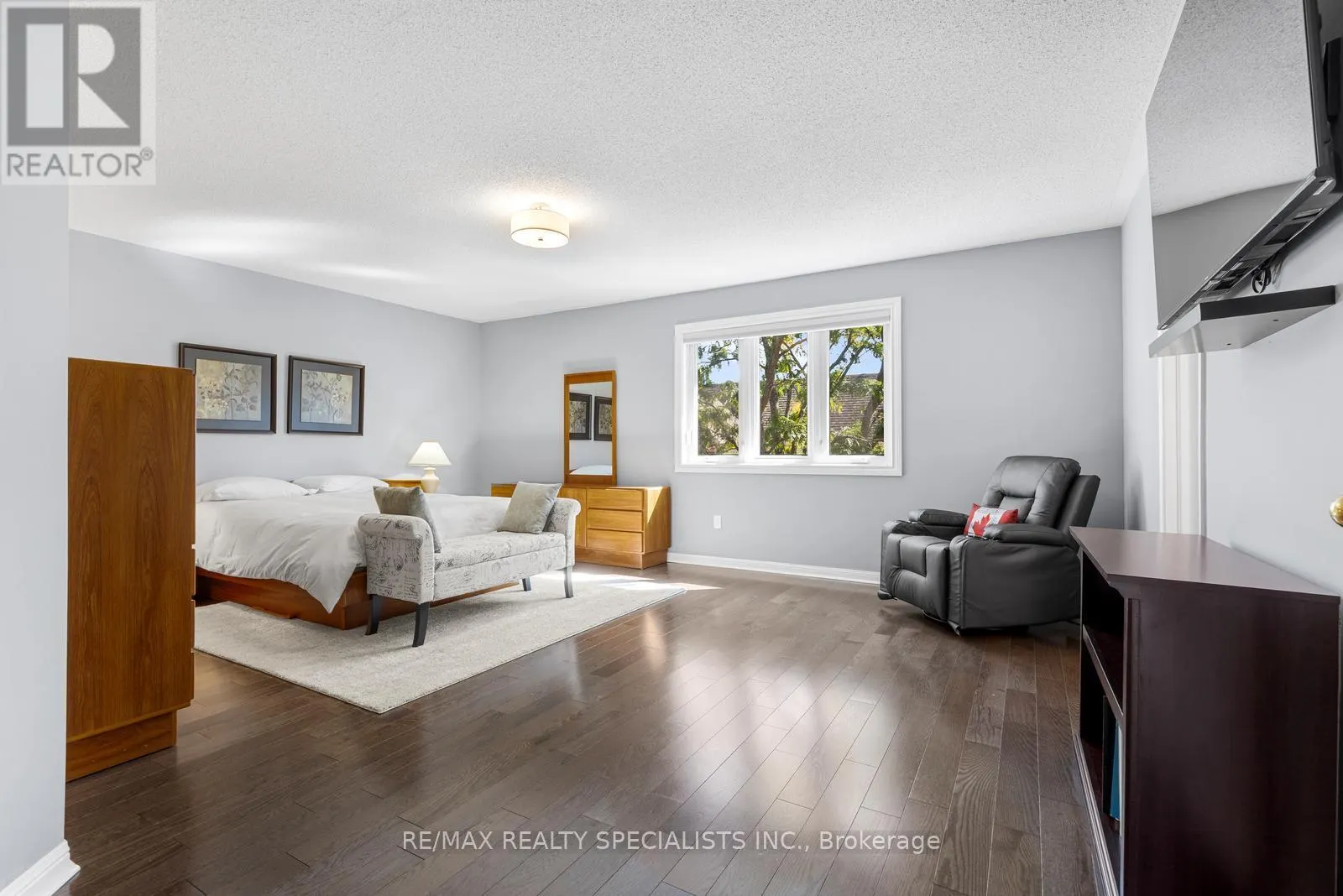 700 AUGER TERRACE