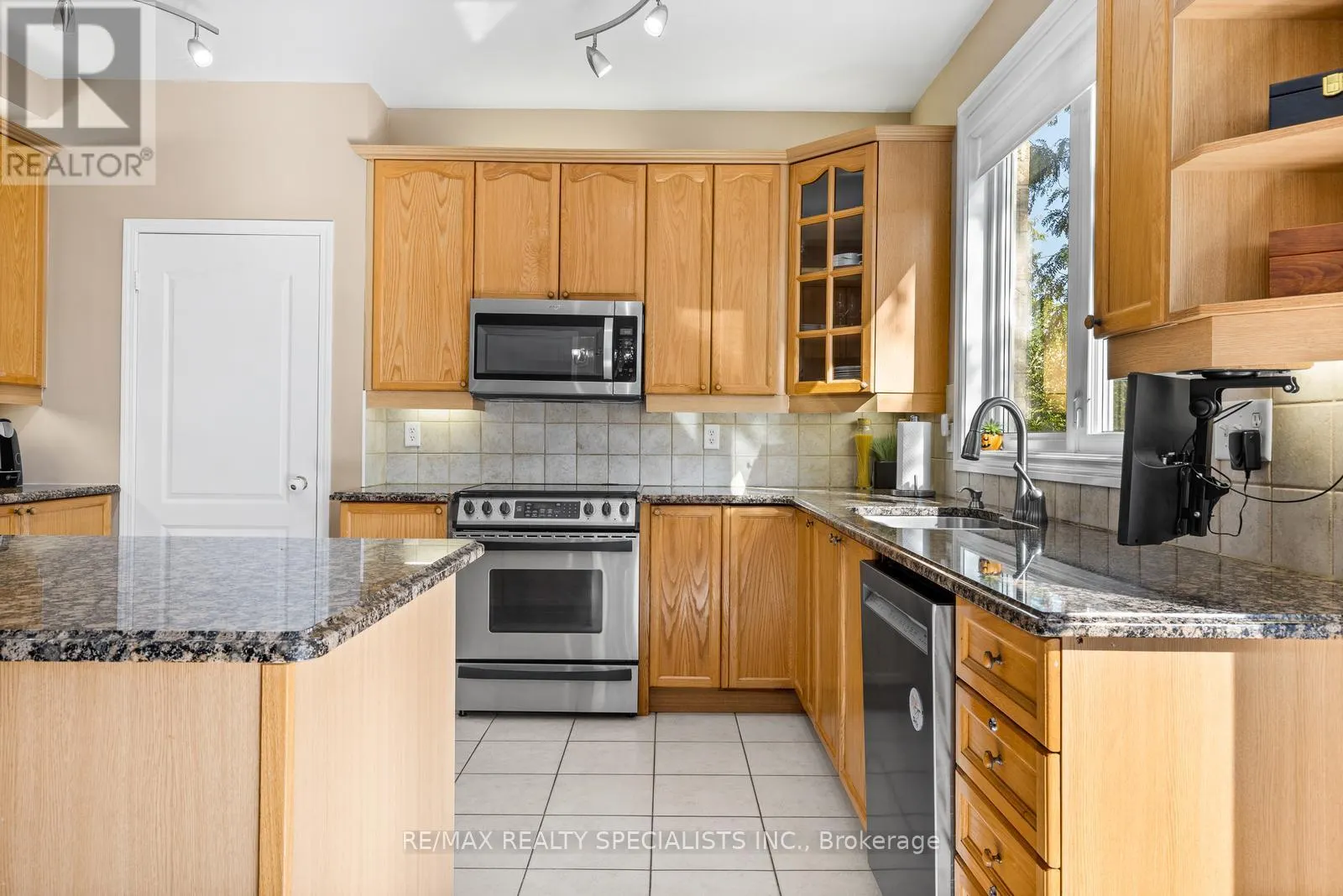 700 AUGER TERRACE