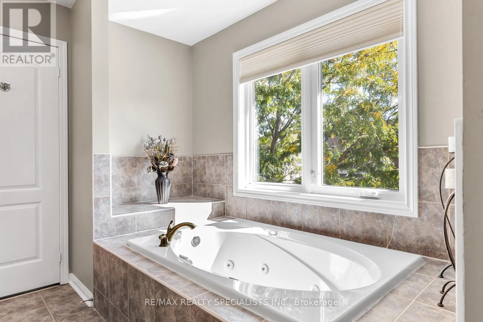 700 AUGER TERRACE