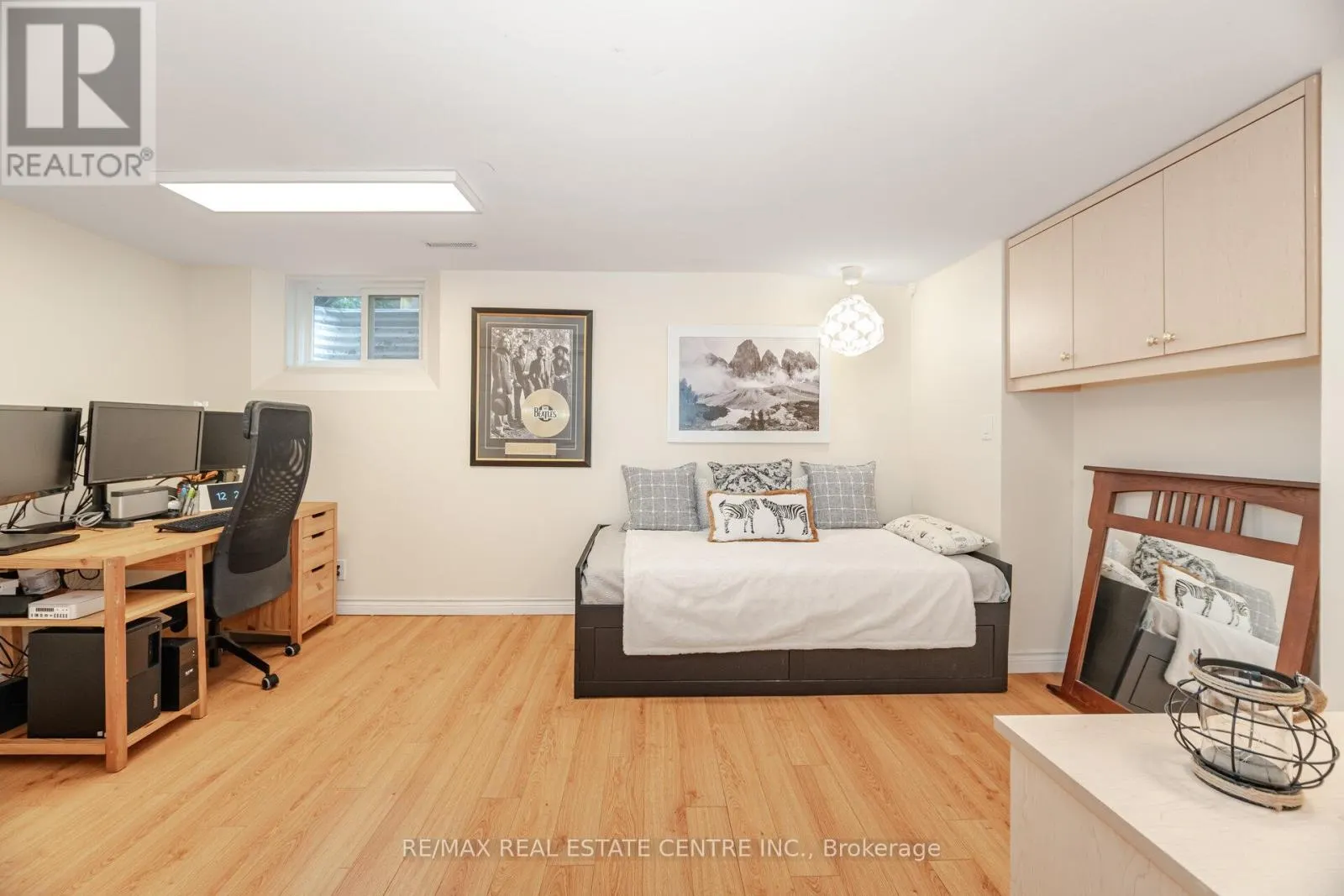 27 - 4230 FIELDGATE DRIVE