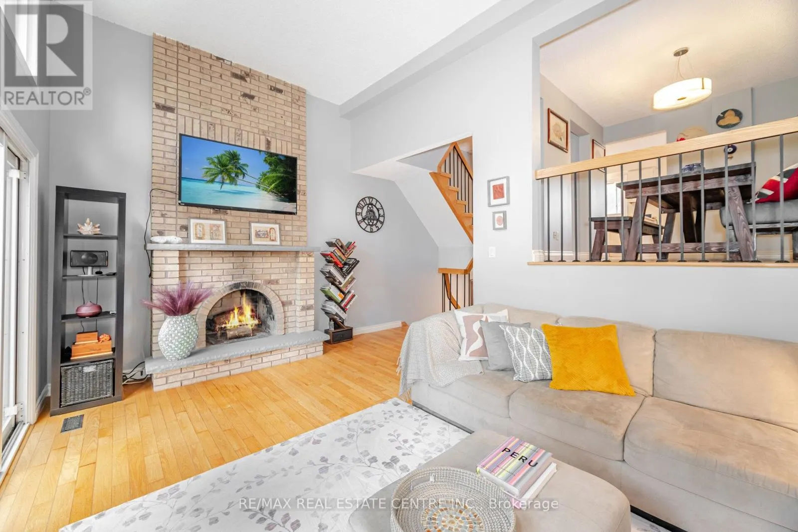 27 - 4230 FIELDGATE DRIVE