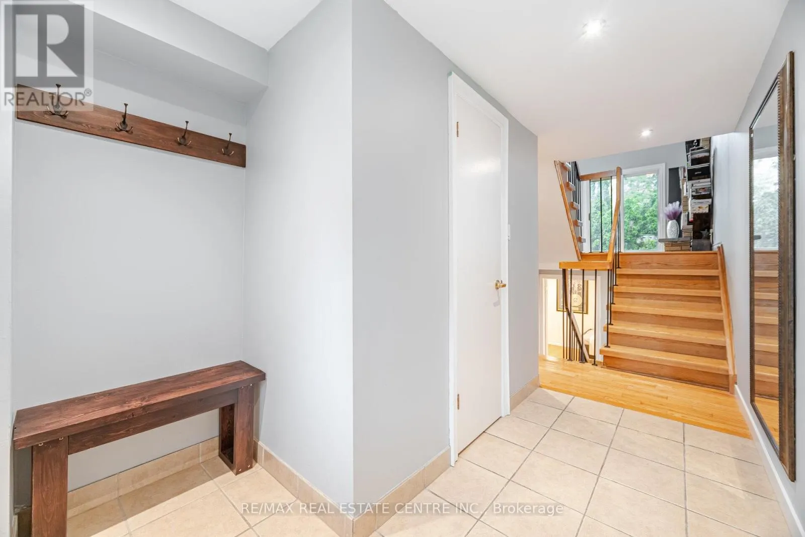 27 - 4230 FIELDGATE DRIVE