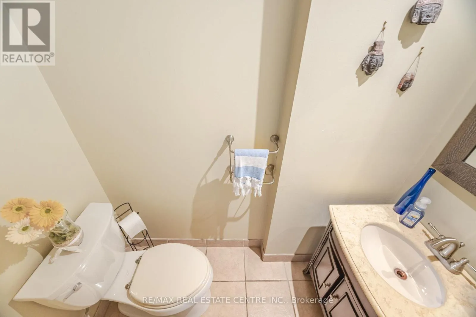 27 - 4230 FIELDGATE DRIVE