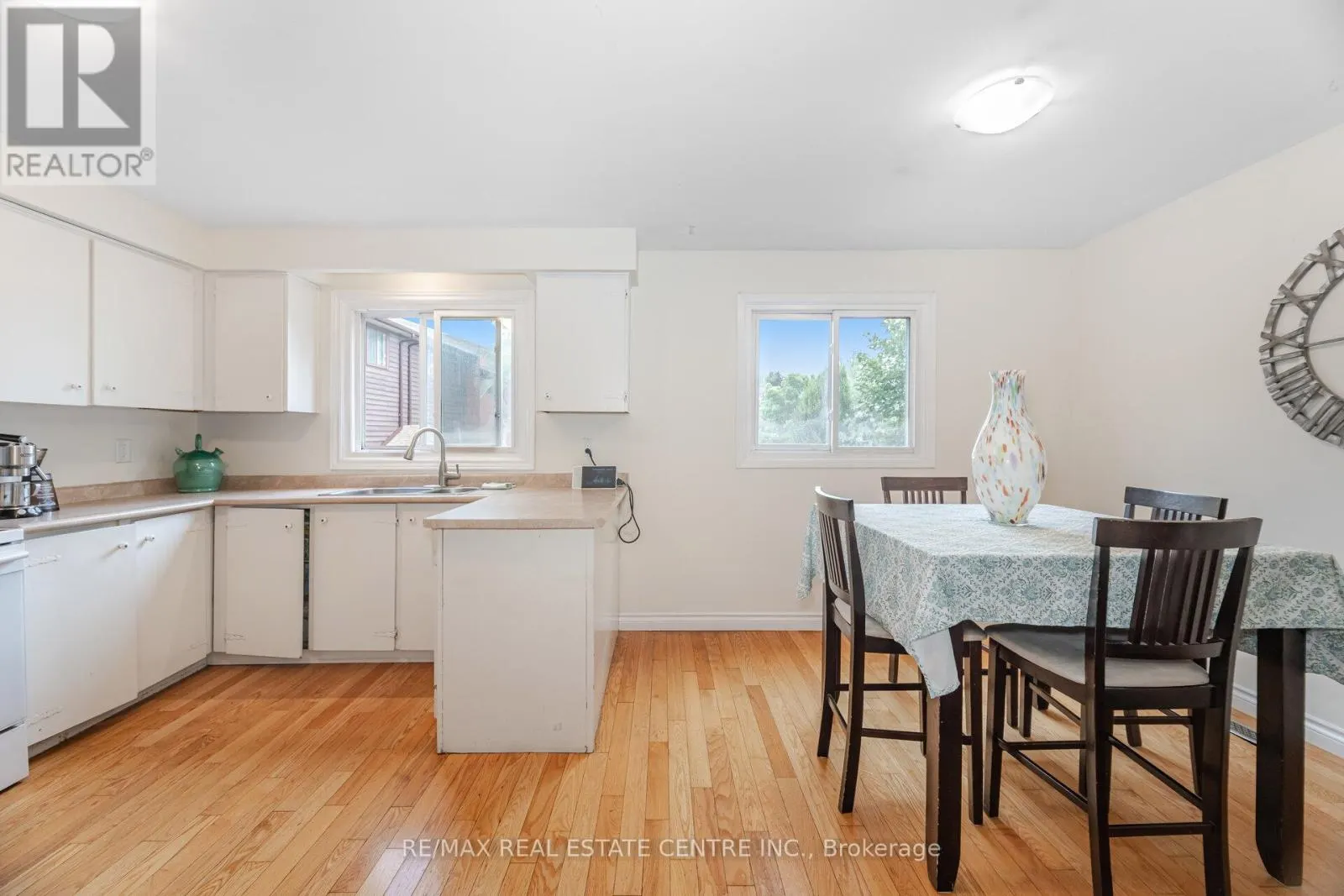 27 - 4230 FIELDGATE DRIVE