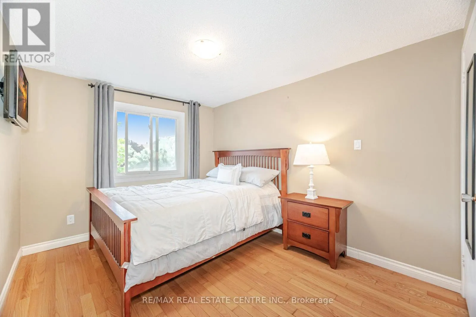 27 - 4230 FIELDGATE DRIVE