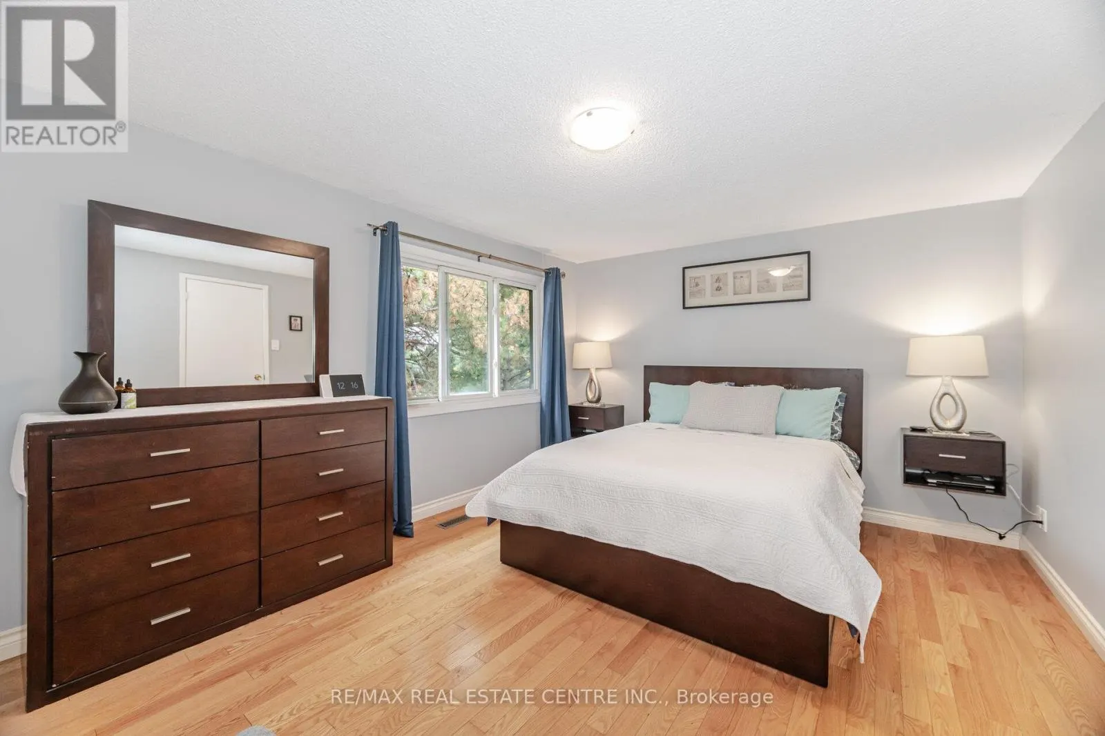 27 - 4230 FIELDGATE DRIVE