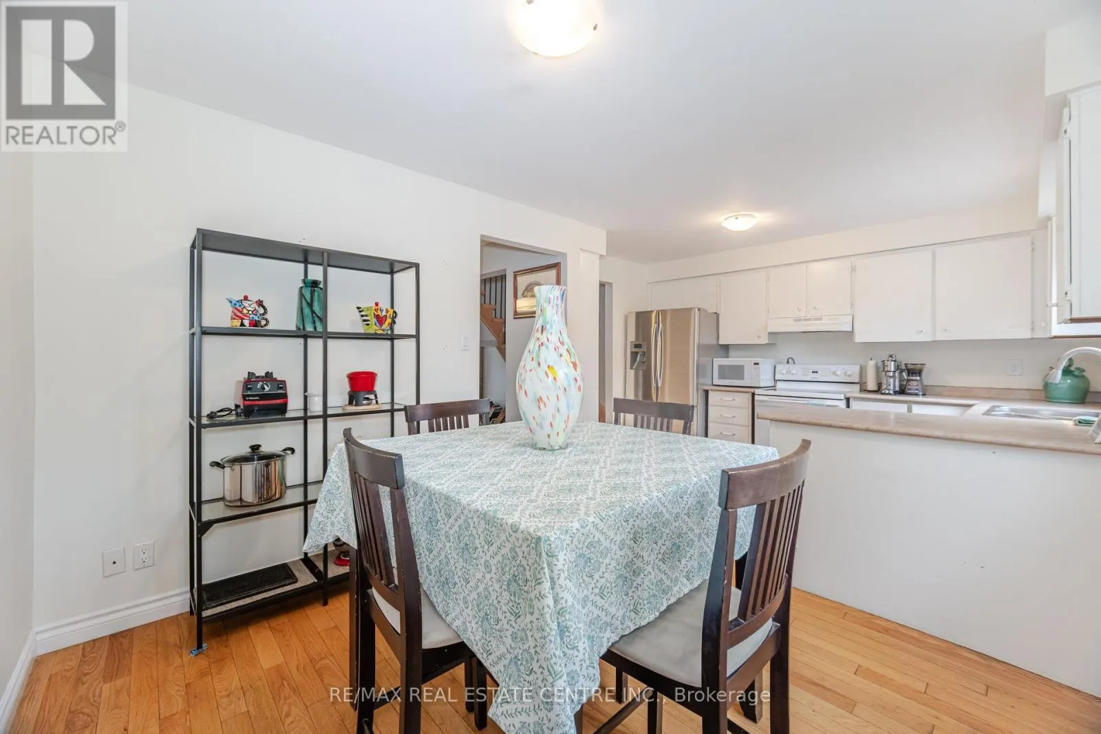 27 - 4230 FIELDGATE DRIVE