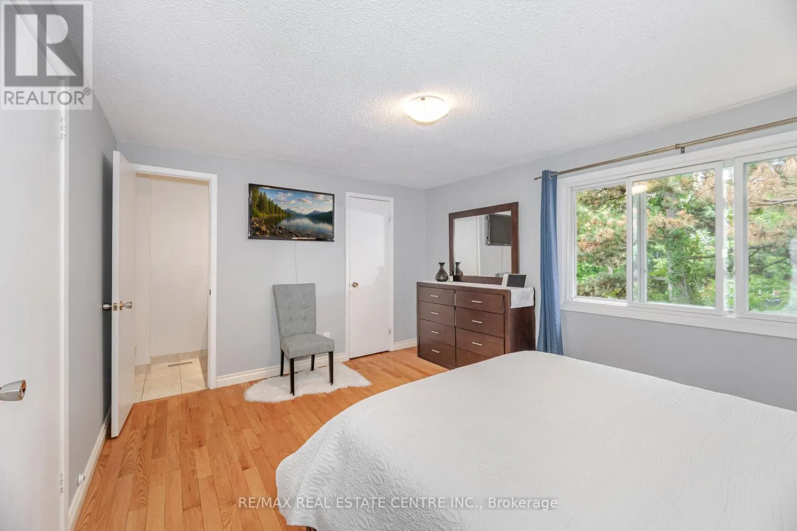 27 - 4230 FIELDGATE DRIVE