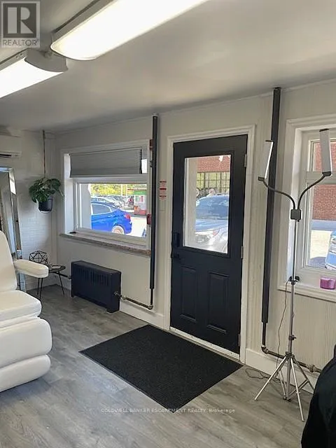 2 - 27 MAIN STREET S