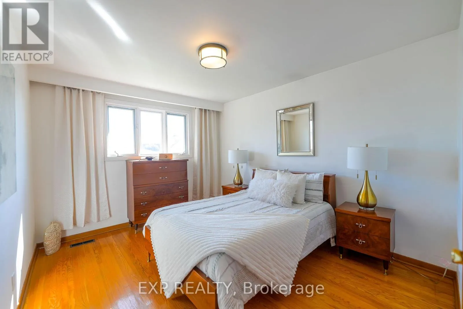 902 SIXTH STREET