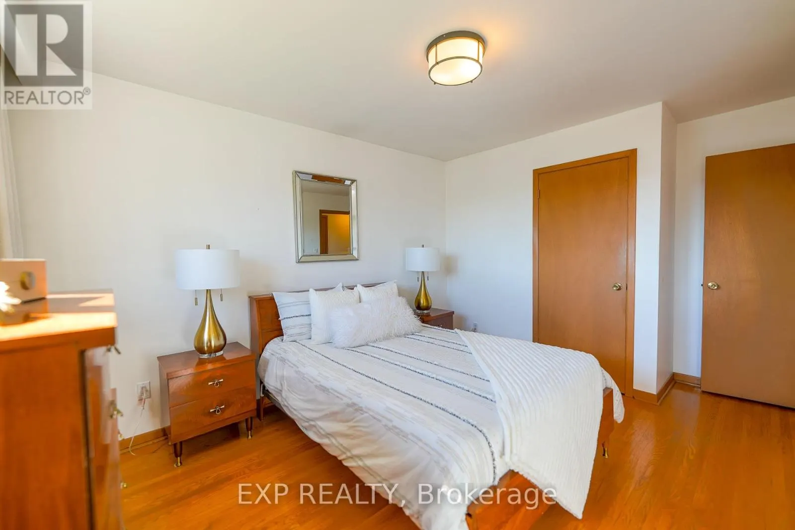 902 SIXTH STREET