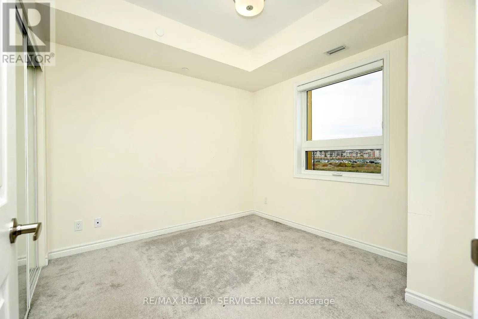 210 - 200 LAGERFELD DRIVE