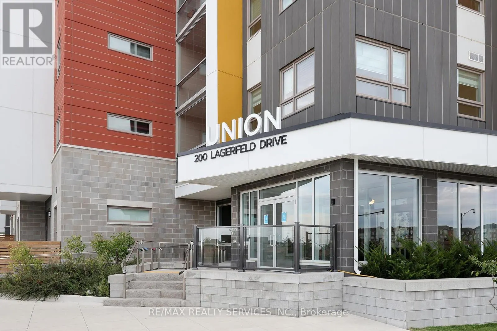 210 - 200 LAGERFELD DRIVE