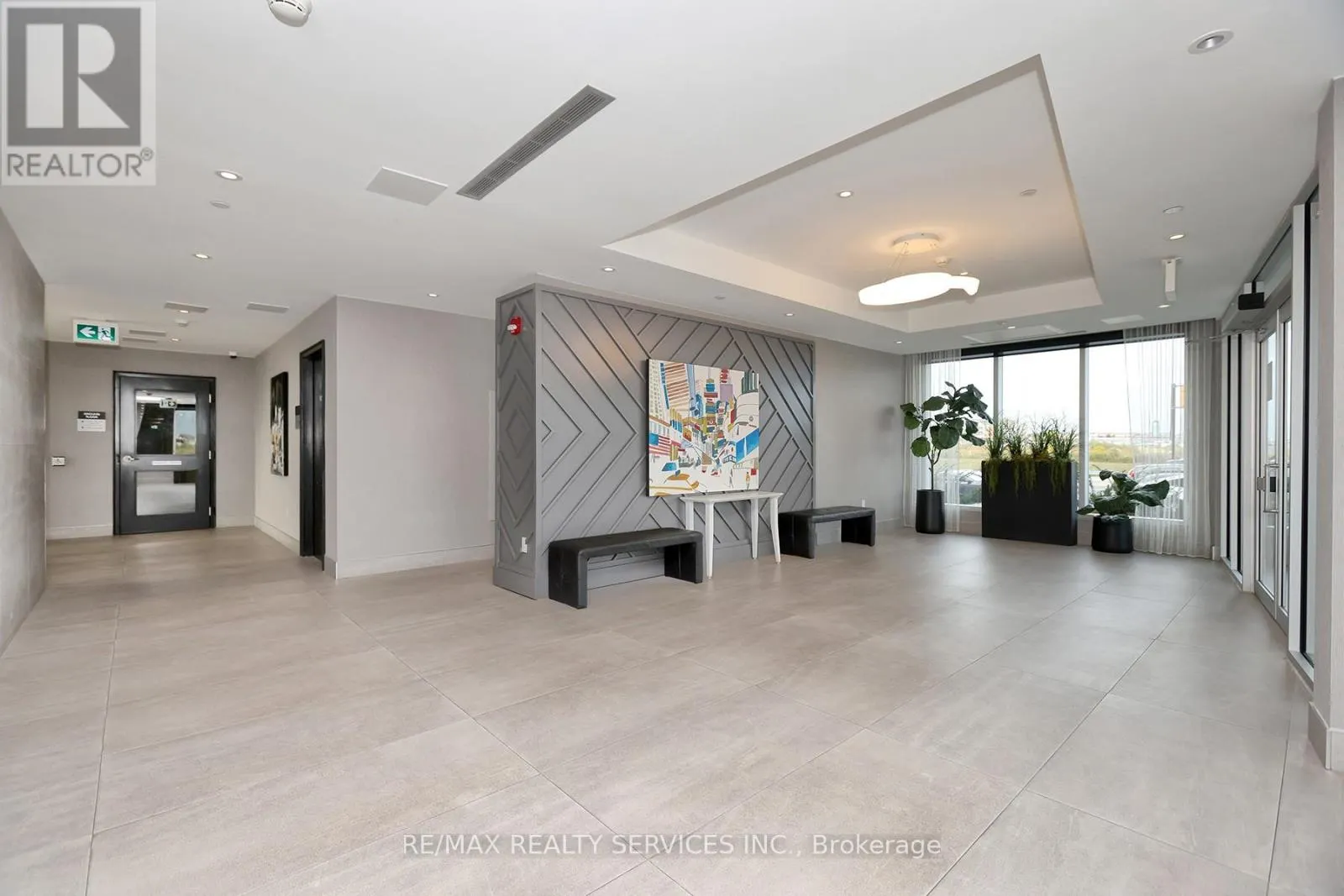 210 - 200 LAGERFELD DRIVE