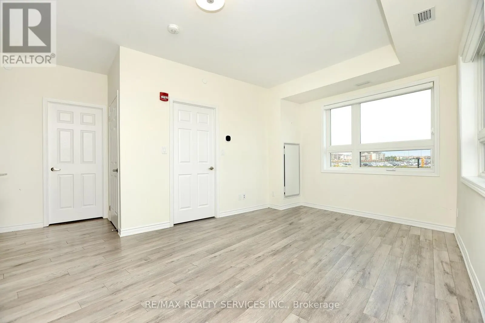 210 - 200 LAGERFELD DRIVE